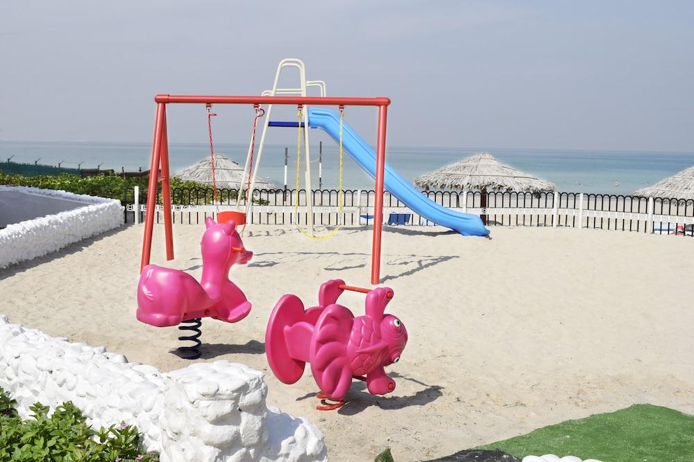 Lou'Lou'A Beach Resort Шарджа Екстериор снимка