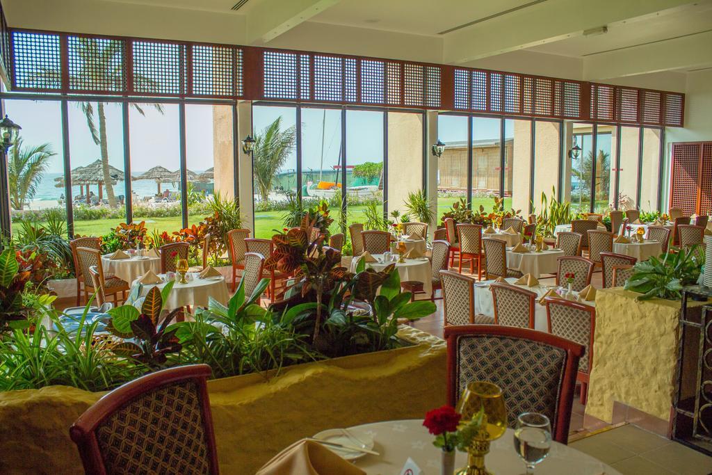 Lou'Lou'A Beach Resort Шарджа Екстериор снимка